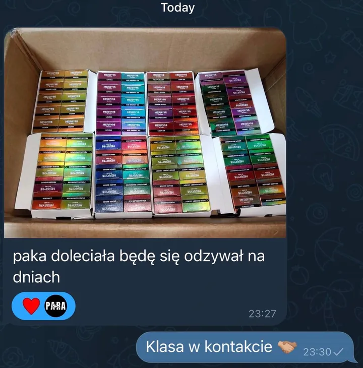 Zrzut z Telegrama: klient wysyła zdjęcie pełnego kartonu MerryMi Blade i pisze, że paka doleciała