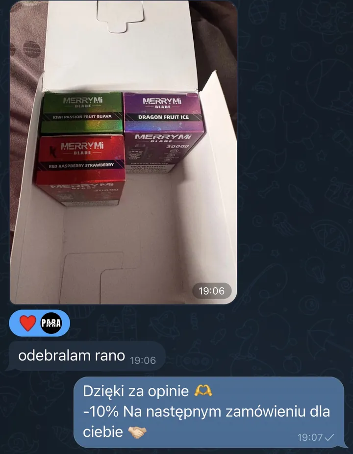 Zrzut z Telegrama: klientka pokazuje odebrane MerryMi Blade Kiwi Passion Fruit Guava, Dragon Fruit Ice i Red Raspberry Strawberry i pisze, że odebrała rano, a sklep przyznaje jej −10% za opinię